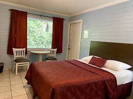 Lakeside Inn and Cafe