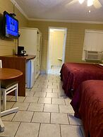 Lakeside Inn and Cafe