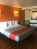 Motel 6 Bremerton, WA