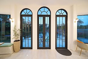 The Kiri Villas Resort