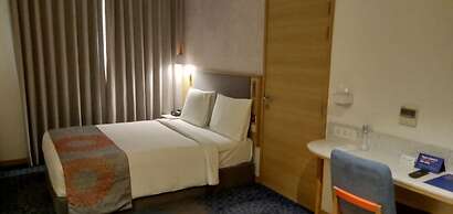 Holiday Inn Express Gurugram Sector 50 by IHG