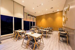 Holiday Inn Express Gurugram Sector 50 by IHG