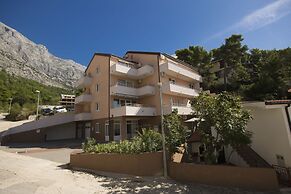 Apartments Vila Adrijana and Fitness Studio Wolf