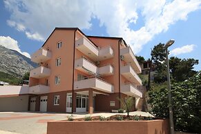 Apartments Vila Adrijana and Fitness Studio Wolf