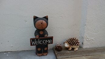 Zzzip Guest House - Hostel