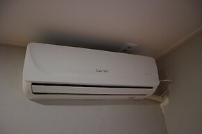 Zzzip Guest House - Hostel