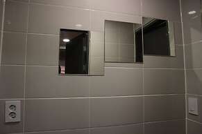 Zzzip Guest House - Hostel