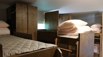 Zzzip Guest House - Hostel