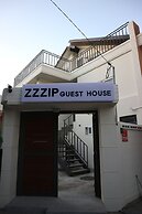 Zzzip Guest House - Hostel