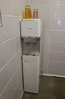 Zzzip Guest House - Hostel