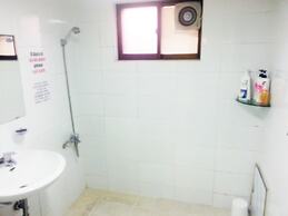 Crossroad Backpackers