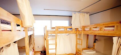 Crossroad Backpackers