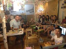 Crossroad Backpackers