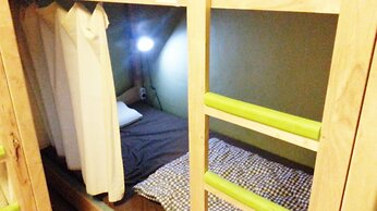 Crossroad Backpackers