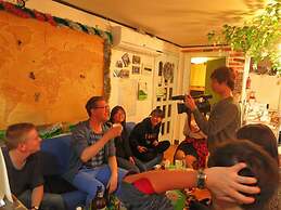 Crossroad Backpackers