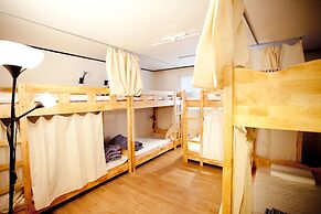 Crossroad Backpackers