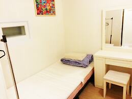 Crossroad Backpackers