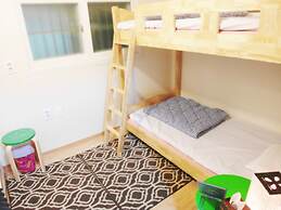 Crossroad Backpackers