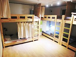 Crossroad Backpackers