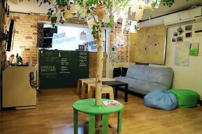 Crossroad Backpackers