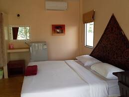 Jinta Beach Bungalow