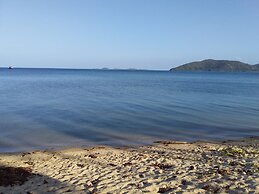 Jinta Beach Bungalow