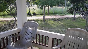 Jinta Beach Bungalow