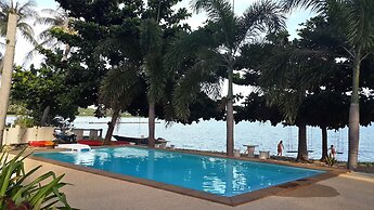 Jinta Beach Bungalow