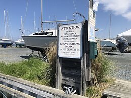 Knapps Narrows Marina & Inn