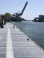 Knapps Narrows Marina & Inn