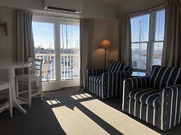 Knapps Narrows Marina & Inn