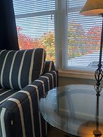 Knapps Narrows Marina & Inn