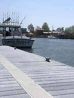 Knapps Narrows Marina & Inn