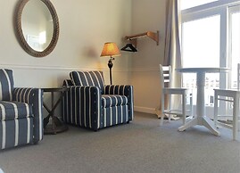 Knapps Narrows Marina & Inn