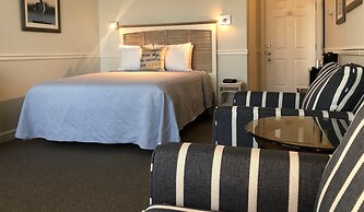 Knapps Narrows Marina & Inn