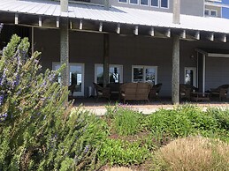 Knapps Narrows Marina & Inn