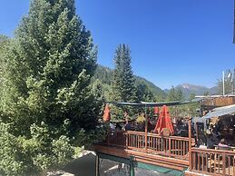 Silver Fork Lodge and Restaurant