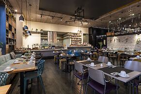 100 Luxury Suites by Preferred