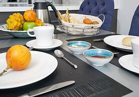 100 Luxury Suites by Preferred