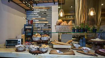 100 Luxury Suites by Preferred