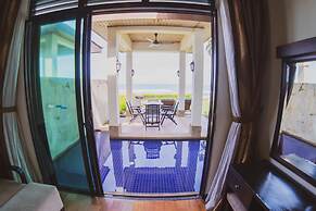 Borneo Beach Villa & Suite