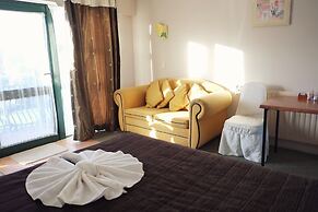 Gateway International Motel