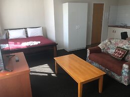 Gateway International Motel