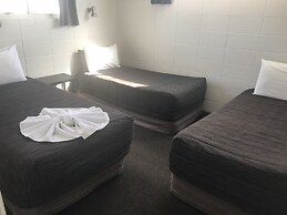 Gateway International Motel