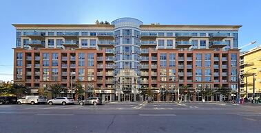 JJ Furnished Apartments Downtown Toronto: King's Luxury Loft