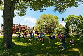 JJ Furnished Apartments Downtown Toronto: King's Luxury Loft