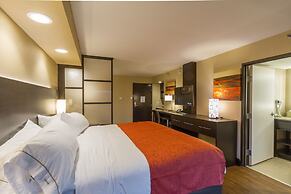 Holiday Inn Express & Suites San Antonio Medical-Six Flags by IHG
