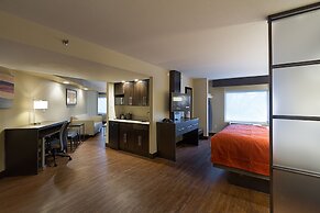 Holiday Inn Express & Suites San Antonio Medical-Six Flags by IHG