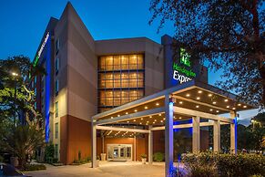 Holiday Inn Express & Suites San Antonio Medical-Six Flags by IHG