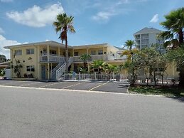Silver Sands Motel